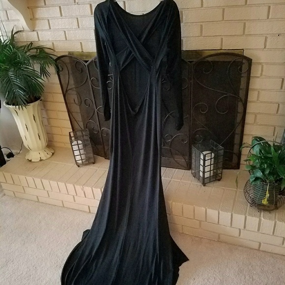 formal dress with train - Picture 4 of 6